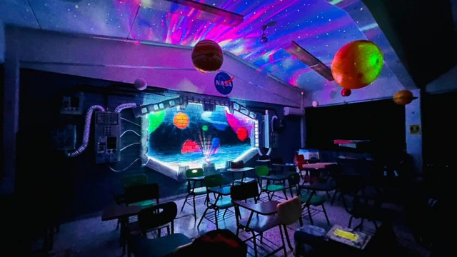 Este proyecto de indiegogo promete una mesa de salón que parece venir del  futuro y podrás convertir tu salón en una nave espacial.