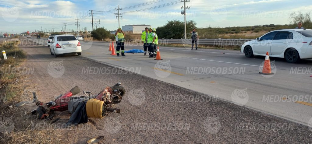 Muere pareja al impactar auto a moto en la Internacional - Medios OBSON