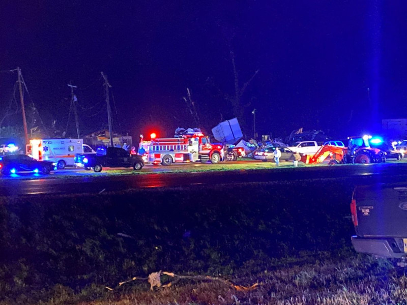 Suman 23 muertos por tornado en Mississippi