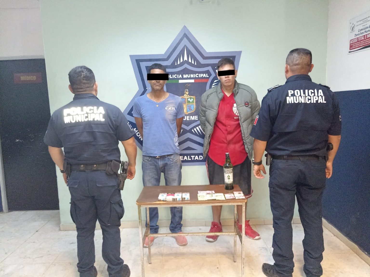 Capturan a dos por robo en tienda de convivencia - Medios OBSON