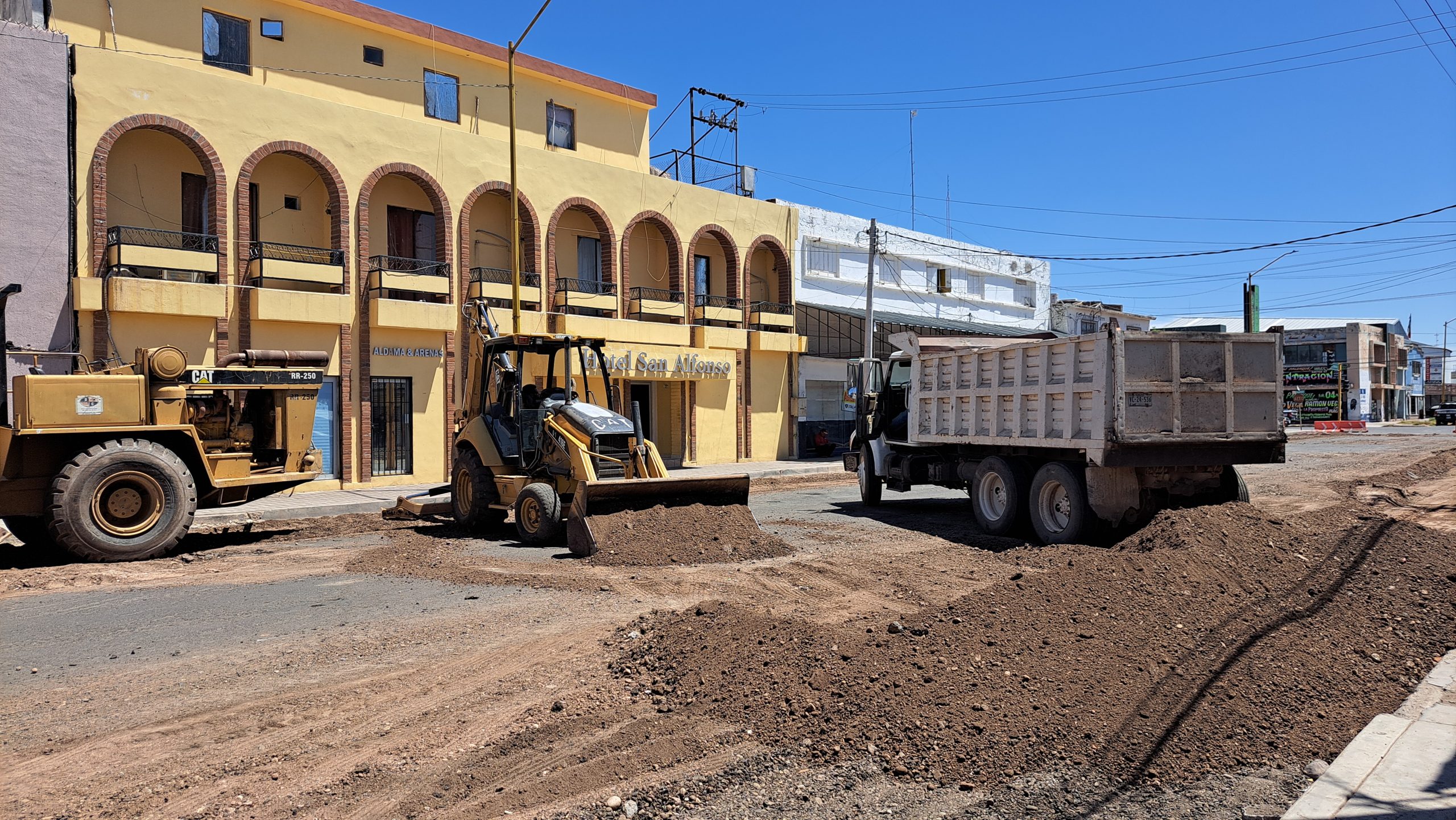 Inicia reparación de calle Chihuahua en el primer cuadro de la ciudad