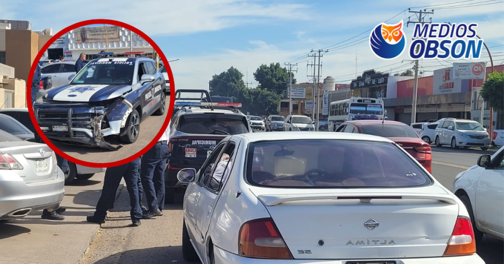 No hace alto patrulla y choca automóvil en transitado cruce del centro ...