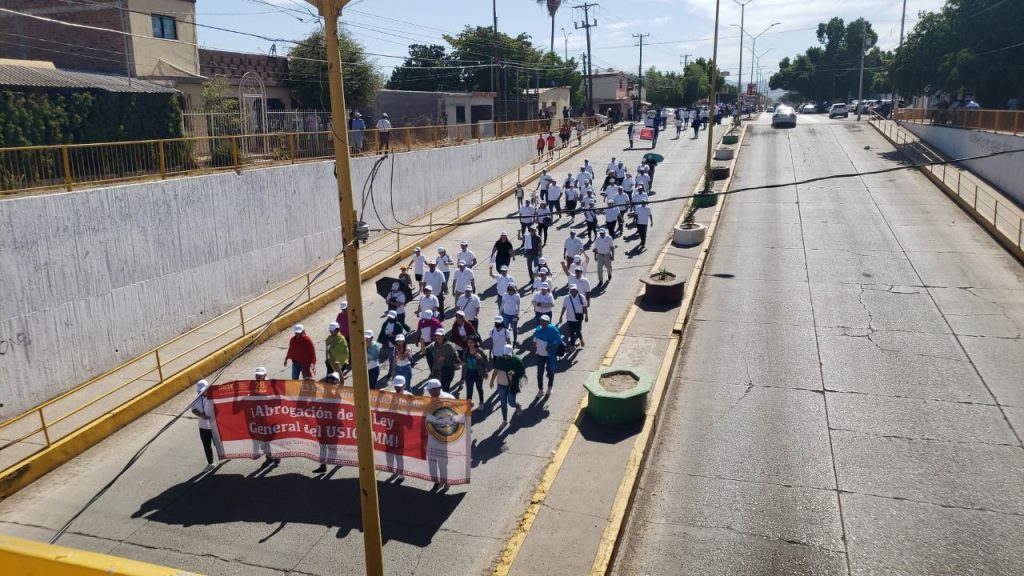 Desfila la CTM por el Día del Trabajo - Medios OBSON