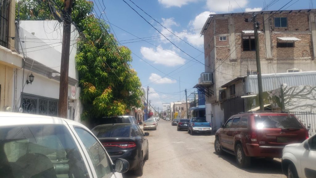 Dejan sin luz a vecinos de la calle Zaragoza y Puebla - Medios OBSON