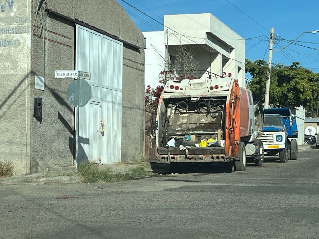 Entre ratas y malos olores viven en la calle Ley 57 de Hermosillo ...