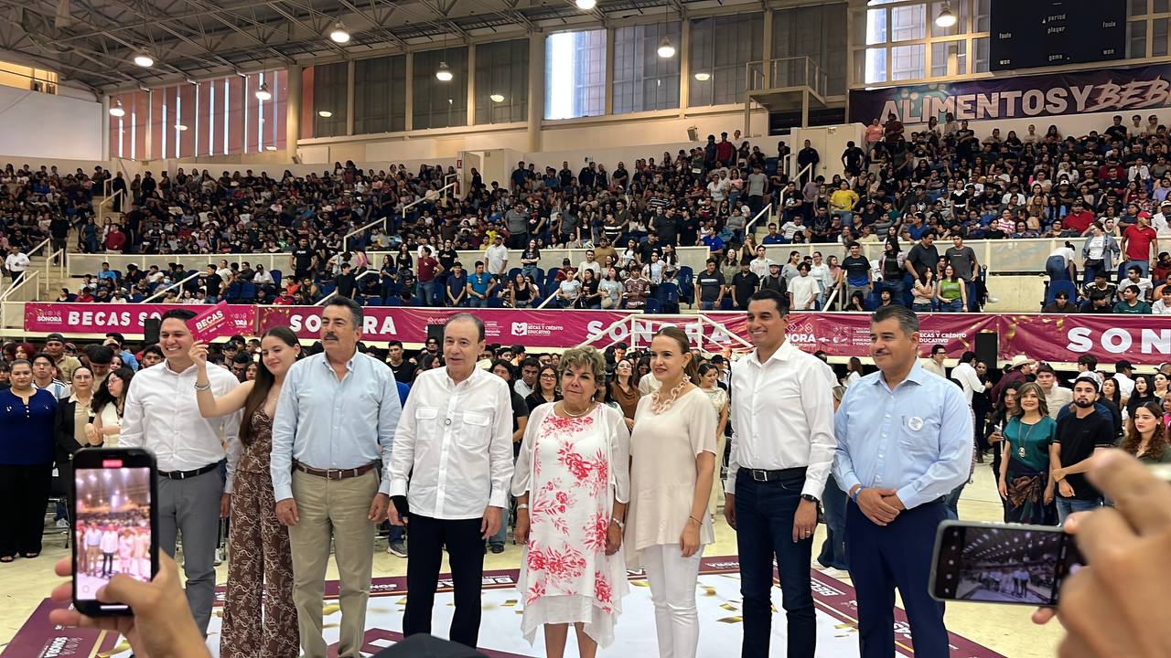 Buscan alcanzar 70% de cobertura en entrega de becas universitarias