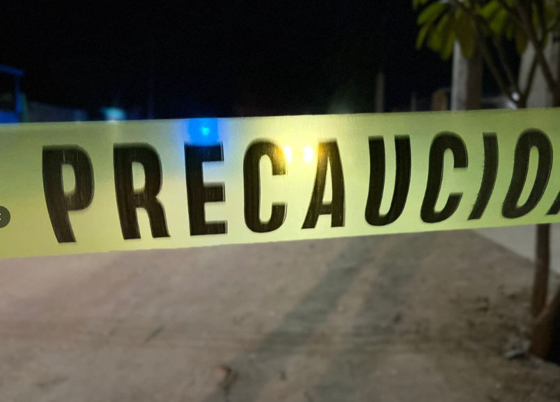 At@can a dos con arm-@ blanca en la Jorge Valdez Muñoz