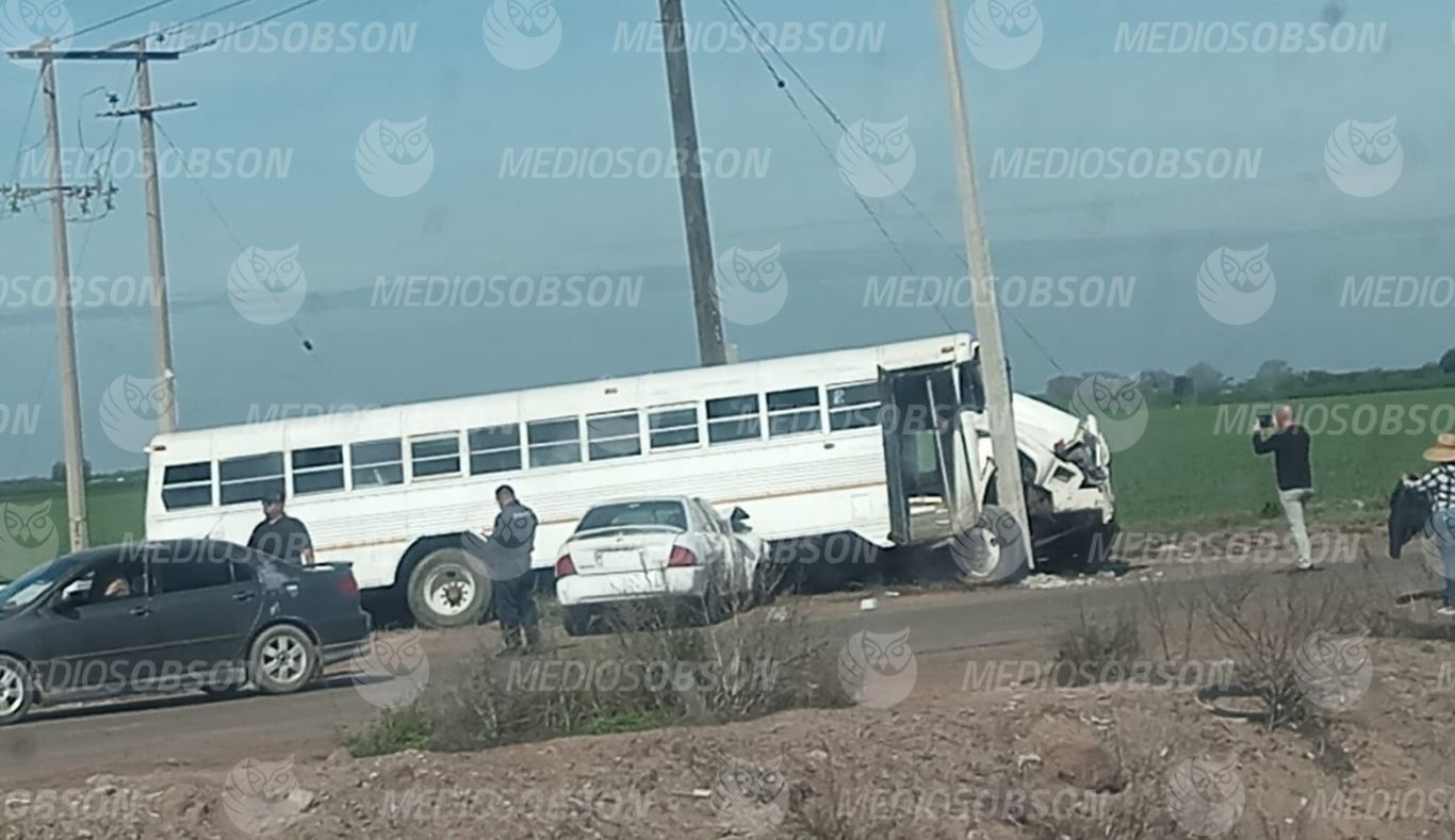 Aparatoso ch0que en calles 9 y 900 deja varios jornaleros her1dos