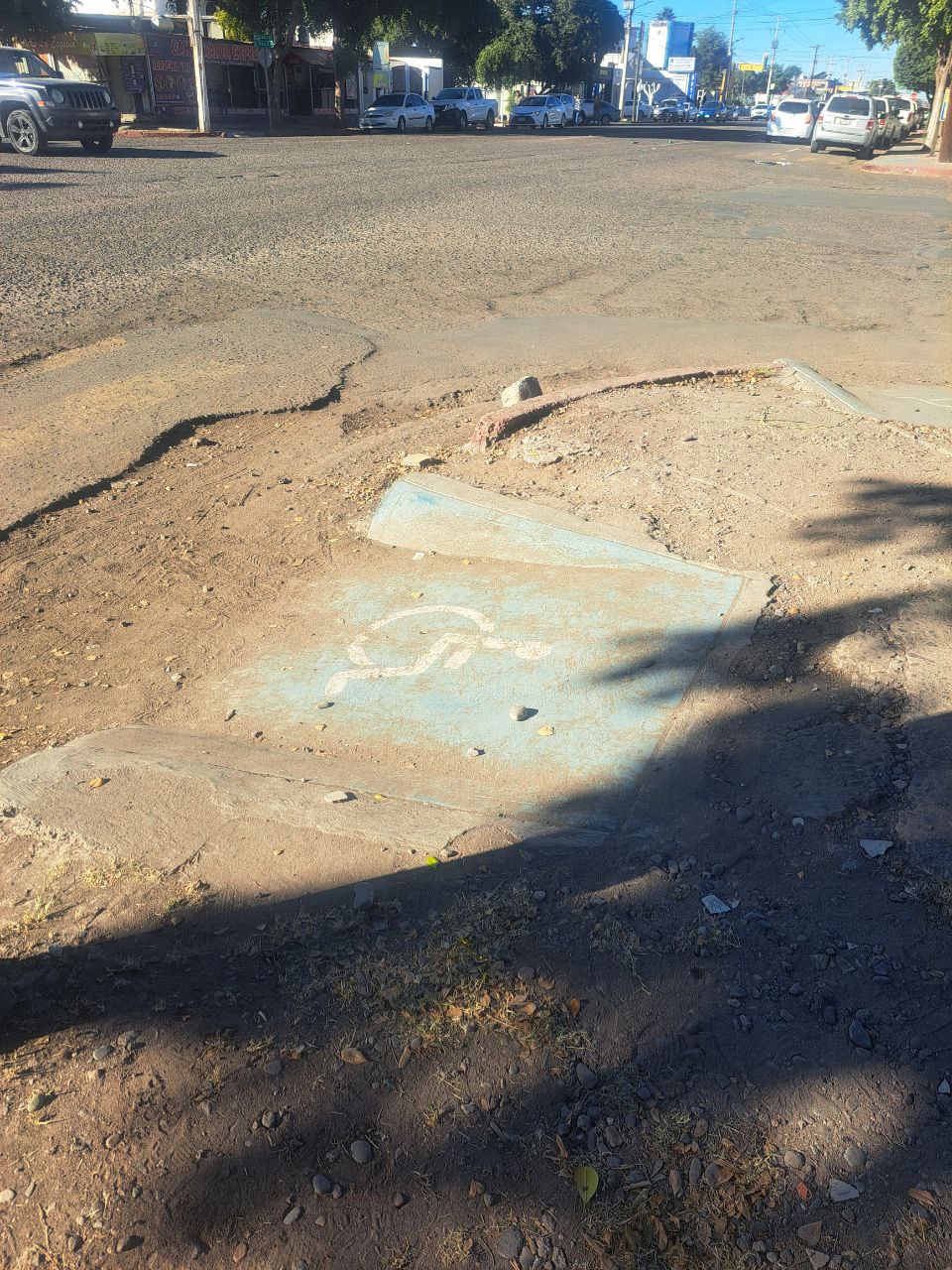 Sin avances reparación de rampas para discapacitados en el centro