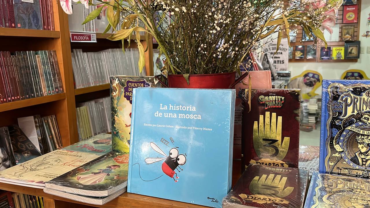 Abre librería del Fondo de Cultura Económica