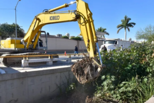 Refuerzan limpieza de canales en Hermosillo