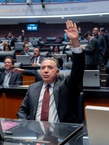 Enrique Inzunza asegura que permanecerá en el Senado
