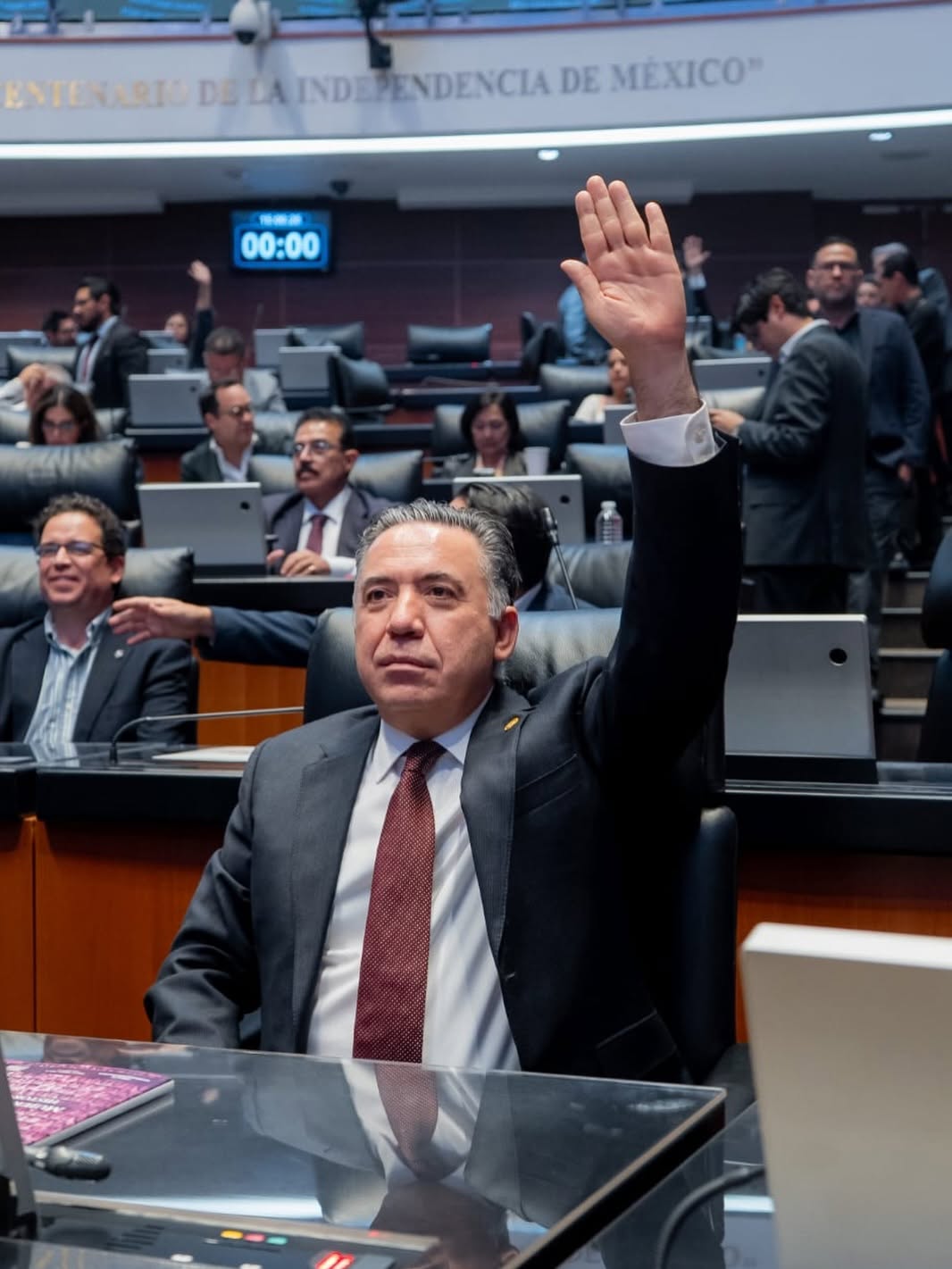 Enrique Inzunza asegura que permanecerá en el Senado