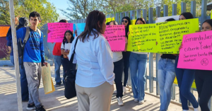 Toman estudiantes el CBTIS 207