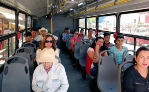 Exigen reforzar supervisión a camiones sin clima en Hermosillo