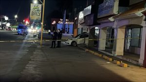 Muer-3 conductor tras ch0que contra negocio en la calle Guerrero