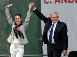 Sheinbaum agradece a AMLO respaldo y reitera que EU quiere intervenir en México con el pretexto del narco