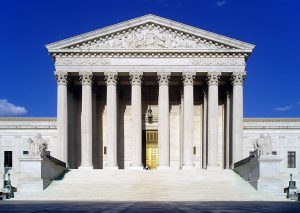 Duro revés para Trump: la Corte Suprema de EE.UU. rechazó restringir el derecho a la ciudadanía por nacimiento