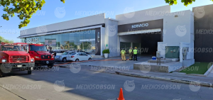 Inc3-ndio en agencia Lincoln moviliza a cuerpos de emergencia en Hermosillo