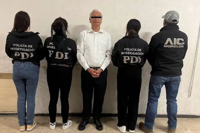 Detienen autoridades a exdirector de Pemex