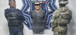 Cae uno de dos tipos que as@-ltaron a ciclista