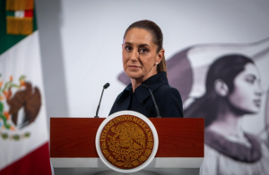 Sheinbaum analiza reforma para impedir doble nacionalidad en Presidencia y gubernaturas