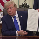 Trump firma decreto para combatir el “turismo” de ciudadanía por nacimiento