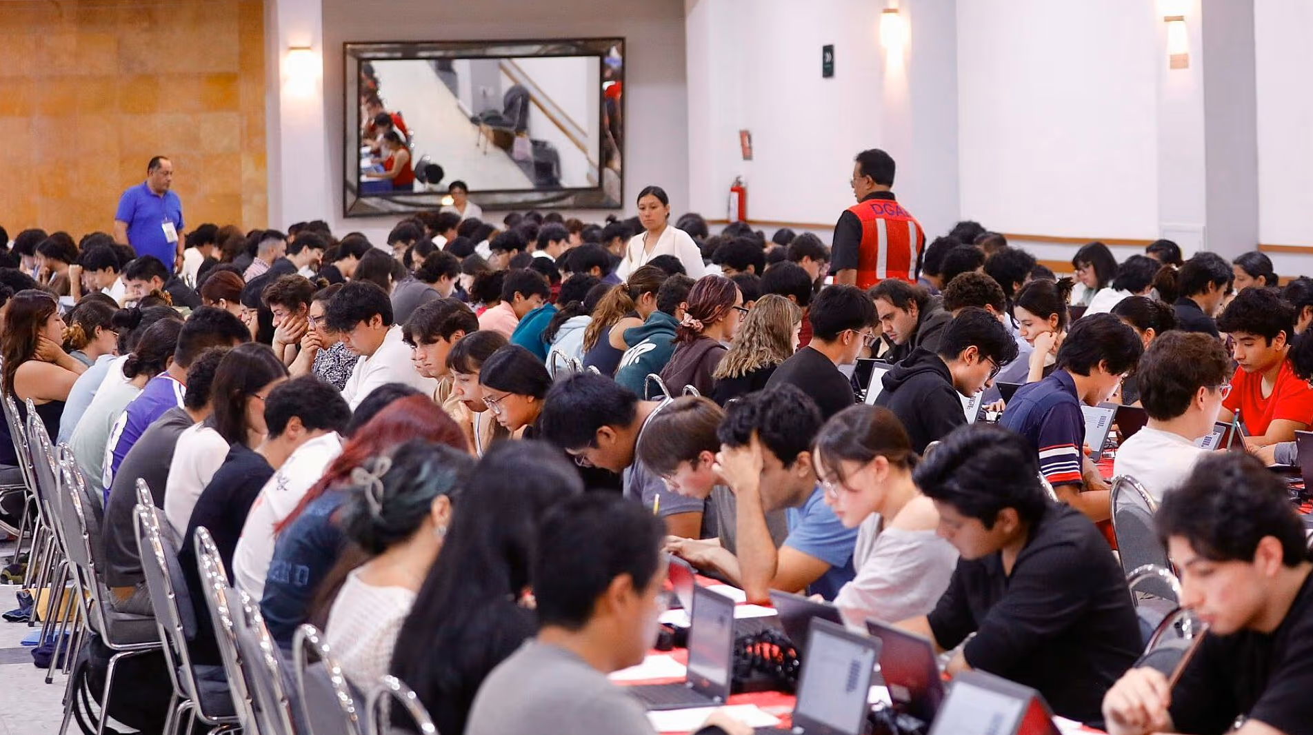 UNAM abre más de 2 mil lugares para estudiantes que no fueron seleccionados