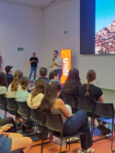 Antonio Astiazarán promueve energías limpias