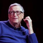 Bill Gates cuestiona a Gobiernos y ciudadanos que no intervienen para regular la IA