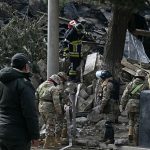 Buscan a 14 militares des4-par3cidos tras expl0sión de un cuartel en Bolivia